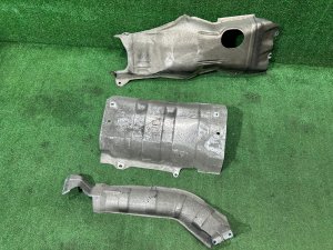 แผ่นกันความร้อนท่อไอเสีย 59024AE010 59024AE060 SUBARU LEGACY LANCASTER
