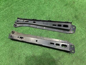 คานหน้า Правая и левая TOYOTA PRIUS OEM 5110712010 5110812010 ZVW30 2012 2ZRFXE