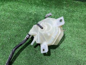 กระปุกน้ำมันเบรก TOYOTA PRIUS OEM 4722047050 ZVW30 2012 2ZRFXE