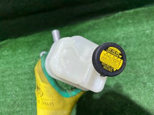 Inverter coolant reservoir TOYOTA PRIUS OEM G92A047010 ZVW30 2012 2ZRFXE
