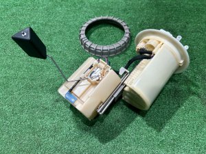 Bomba de combustible целые трубки 77024-75010 TOYOTA PRIUS