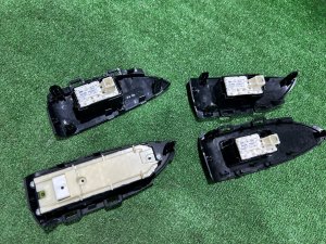 กล่องควบคุมกระจกไฟฟ้า TOYOTA PRIUS OEM 8404033080 ZVW30 2012 2ZRFXE