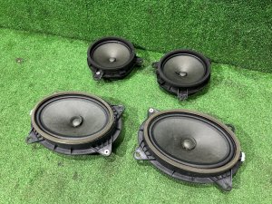 Altavoces TOYOTA PRIUS OEM 8616047070 ZVW30 2012