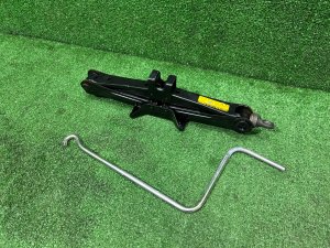 Домкрат TOYOTA PRIUS OEM 09111-33030 ZVW30 2012
