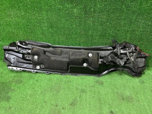 Panel de la base del parabrisas Металл 55701-47020 TOYOTA PRIUS
