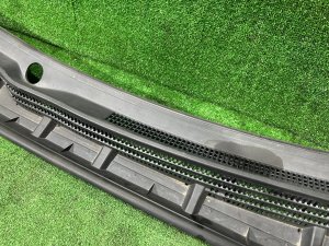 Panel de la base del parabrisas TOYOTA PRIUS OEM 5570847101 ZVW30 2012