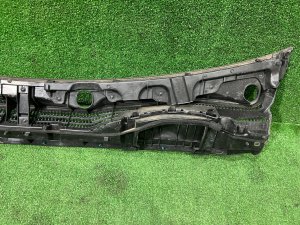 Panel de la base del parabrisas TOYOTA PRIUS OEM 5570847101 ZVW30 2012