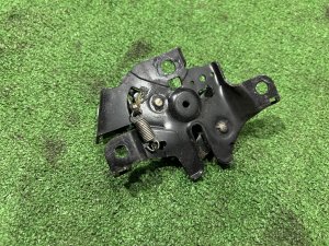 Cerradura del capó TOYOTA PRIUS OEM 5351047102 ZVW30 2012 SILVER 1F7