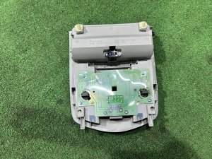 Плафон салона передний TOYOTA PRIUS OEM 81260-47070-B0 ZVW30 2012 2ZRFXE