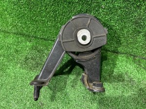发动机支撑胶 Задняя TOYOTA PRIUS OEM 1237137090 ZVW30 2012 2ZRFXE