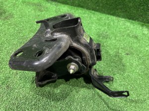 Left engine mount TOYOTA PRIUS OEM 1237237110 ZVW30 2012 2ZRFXE