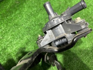 ปั๊มน้ำ Инвертора TOYOTA PRIUS OEM G9040-52010 ZVW30 2012 2ZRFXE