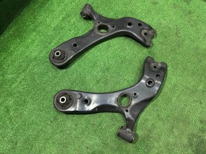 前摆臂 TOYOTA PRIUS OEM 48068-47050 48069-47050 ZVW30 2012 2ZRFXE