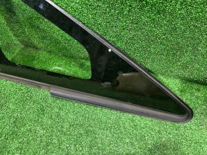 Стекло форточка Передняя правая целый молдинг TOYOTA PRIUS OEM 6211047021 ZVW30 2012