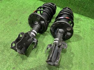 Struts передние TOYOTA PRIUS OEM 48510-80573 48520-80293 ZVW30 2012 2ZRFXE