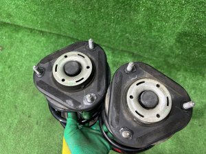 Struts передние TOYOTA PRIUS OEM 48510-80573 48520-80293 ZVW30 2012 2ZRFXE