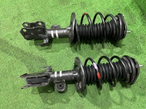 Struts передние TOYOTA PRIUS OEM 48510-80573 48520-80293 ZVW30 2012 2ZRFXE