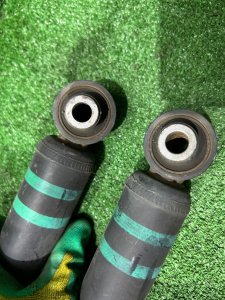 โช้คอัพ Задние амортизаторы TOYOTA PRIUS OEM 48530-80533 48231-47120 ZVW30 2012 2ZRFXE
