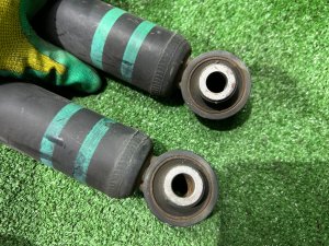 โช้คอัพ Задние амортизаторы TOYOTA PRIUS OEM 48530-80533 48231-47120 ZVW30 2012 2ZRFXE