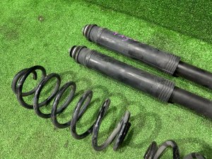 โช้คอัพ Задние амортизаторы TOYOTA PRIUS OEM 48530-80533 48231-47120 ZVW30 2012 2ZRFXE