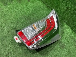 ไฟท้ายขวา пара TOYOTA PRIUS OEM 81551-47170 ZVW30 2012