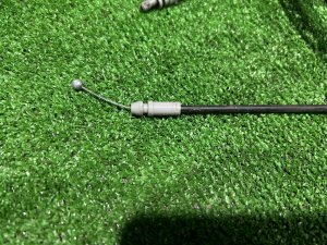 Cable de apertura de la tapa del depósito TOYOTA PRIUS OEM 12345678 ZVW30 2012 SILVER 1F7