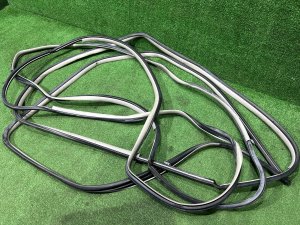 Door weatherstrips TOYOTA PRIUS OEM 67861-47030 67862-47030 67871-47030 67872-47030 ZVW30 2012 SILVER 1F7