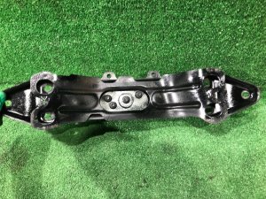 Travesaño de la caja de cambios SUBARU LEGACY OEM 41011AE000 41022AE120 BH5 2000 EJ206 AT