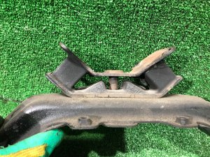 Travesaño de la caja de cambios SUBARU LEGACY OEM 41011AE000 41022AE120 BH5 2000 EJ206 AT