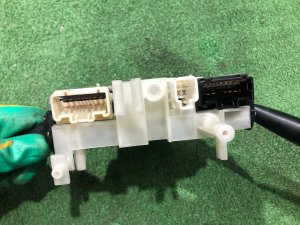 Блок подрулевых переключателей оптитрон SUBARU LEGACY OEM 83111AE040 BH5 2000 EJ206 AT