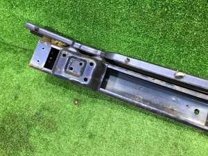Refuerzo del parachoques delantero SUBARU LEGACY OEM 57711AE170 BH5 2000