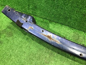 Refuerzo del parachoques delantero SUBARU LEGACY OEM 57711AE170 BH5 2000