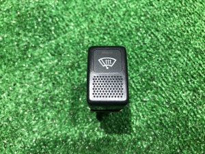 Interruptor do desembaciador dianteiro . 83001AE020 SUBARU LEGACY