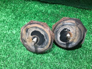 ยางกันกระแทกปีกนกหลัง SUBARU LEGACY OEM 20501AE000 BH5 2000 EJ206 AT