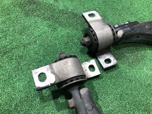 前摆臂 алюминий SUBARU LEGACY OEM 20200FA220 20200FA230 BH5 2000 EJ206 AT