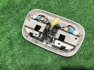Luz de teto dianteira SUBARU LEGACY OEM 84621AE020NE BH5 2000 EJ206 AT