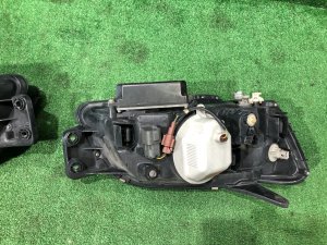 ヘッドライト Ксенон Реснички SUBARU LEGACY OEM 84001AE281 84001AE291 BH5 2000