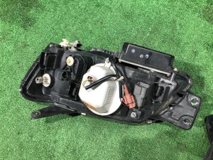 ヘッドライト Ксенон Реснички SUBARU LEGACY OEM 84001AE281 84001AE291 BH5 2000