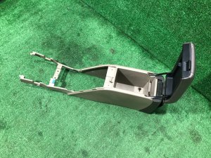 手套箱与扶手 КОЖА SUBARU LEGACY LANCASTER OEM 92111AE010AD BHE BH9 BH5 2002 SILVER/GREY 1U2