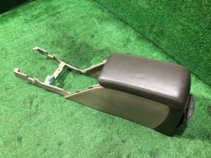 手套箱与扶手 КОЖА SUBARU LEGACY LANCASTER OEM 92111AE010AD BHE BH9 BH5 2002 SILVER/GREY 1U2