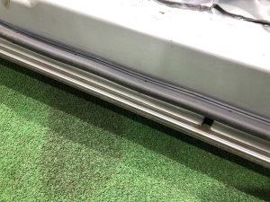 Puerta delantera izquierda SUBARU LEGACY LANCASTER OEM 60009AE050 BHE BH9 2002 SILVER/GREY 1U2