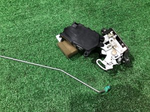 尾门锁 SUBARU LEGACY LANCASTER OEM 63032AE020 BHE BH9 BH5 2002 SILVER/GREY 1U2