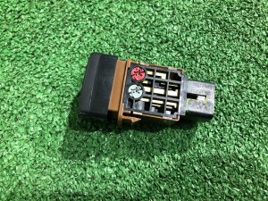 VDCスイッチ SUBARU LEGACY LANCASTER OEM 83001AE100 BHE BH9 BH5 2002 EZ30