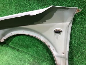 Guarda-lamas dianteiro direito SUBARU LEGACY LANCASTER OEM 57120AE021 BHE BH9 2002 SILVER/GREY 1U2