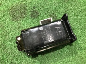 烟灰缸 SUBARU LEGACY LANCASTER OEM 66160AE000 BHE BH9 BH5 BE5 BE9 BEE 2002 SILVER/GREY 1U2