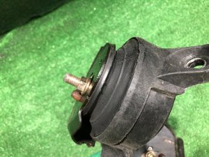 发动机支座 SUBARU LEGACY LANCASTER OEM 41022AE100 41022AE110 BHE BEE 2002 EZ30