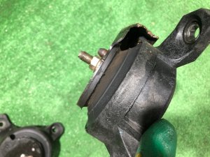 发动机支座 SUBARU LEGACY LANCASTER OEM 41022AE100 41022AE110 BHE BEE 2002 EZ30