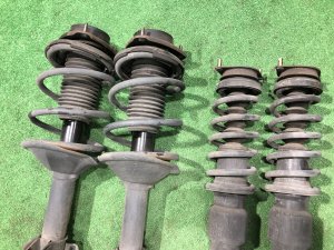 โช้คอัพ 20310AE340 20310AE350 20330AE100 20365AE130 SUBARU LEGACY LANCASTER