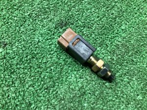 Interruptor do pedal do travão 83311AA011 SUBARU LEGACY