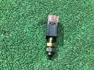 Interruptor del pedal de freno SUBARU LEGACY OEM 83311AA011 BH5 2000 EJ206 AT